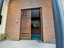 オフィスビル出入口