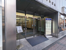 オフィスビル出入口