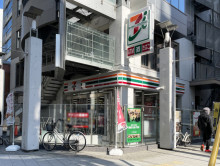 1階のセブンイレブンJR難波駅東