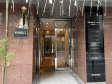 オフィスビル出入口