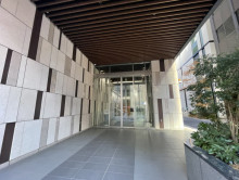 オフィスビル出入口