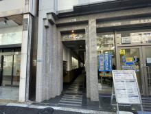 オフィスビル出入口