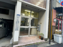 オフィスビル出入口