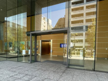 オフィスビル出入口