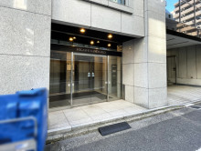 オフィスビル出入口