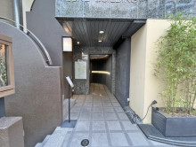 オフィスビル出入口