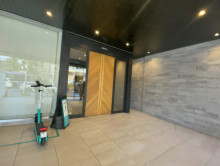 オフィスビル出入口