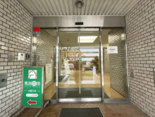 オフィスビル出入口