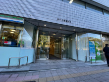 オフィスビル出入口