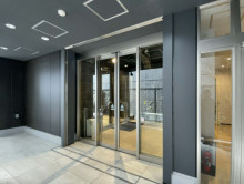 オフィスビル出入口