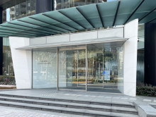 オフィスビル出入口