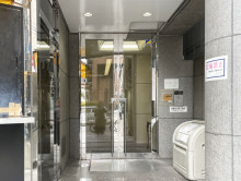 オフィスビル出入口