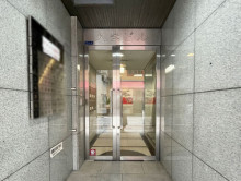 オフィスビル出入口