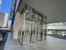 オフィスビル出入口