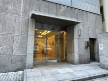 オフィスビル出入口