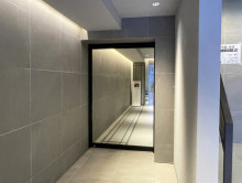 オフィスビル出入口