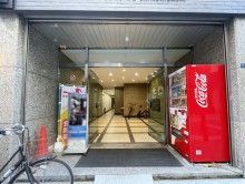 オフィスビル出入口