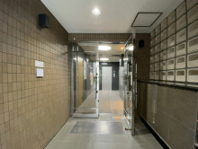 オフィスビル出入口