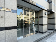 オフィスビル出入口