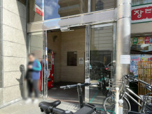 オフィスビル出入口