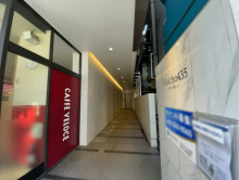 オフィスビル出入口