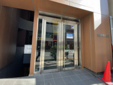 オフィスビル出入口