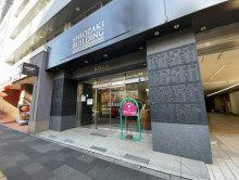 オフィスビル出入口