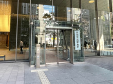 オフィスビル出入口
