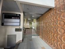 オフィスビル出入口