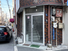 オフィスビル出入口