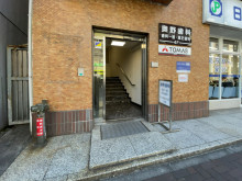 オフィスビル出入口