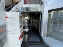 オフィスビル出入口