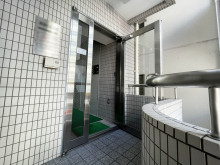 オフィスビル出入口