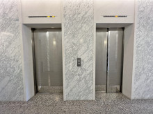 エレベーター(2基)