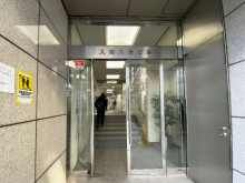 オフィスビル出入口