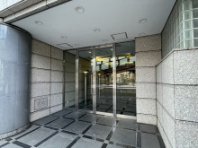 オフィスビル出入口