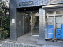 オフィスビル出入口