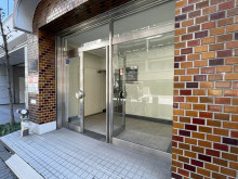 オフィスビル出入口