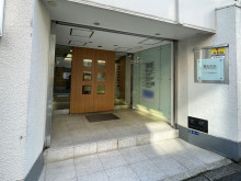 オフィスビル出入口