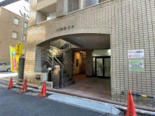 オフィスビル出入口