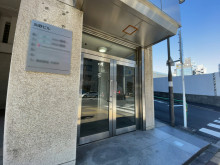 オフィスビル出入口