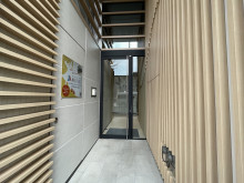 オフィスビル出入口