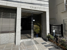 オフィスビル出入口