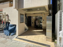 オフィスビル出入口