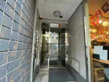 オフィスビル出入口