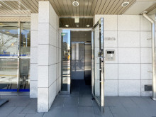 オフィスビル出入口