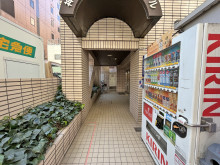 オフィスビル出入口