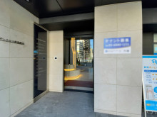 オフィスビル出入口