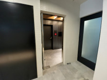 オフィスビル出入口