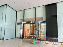 商業施設出入口